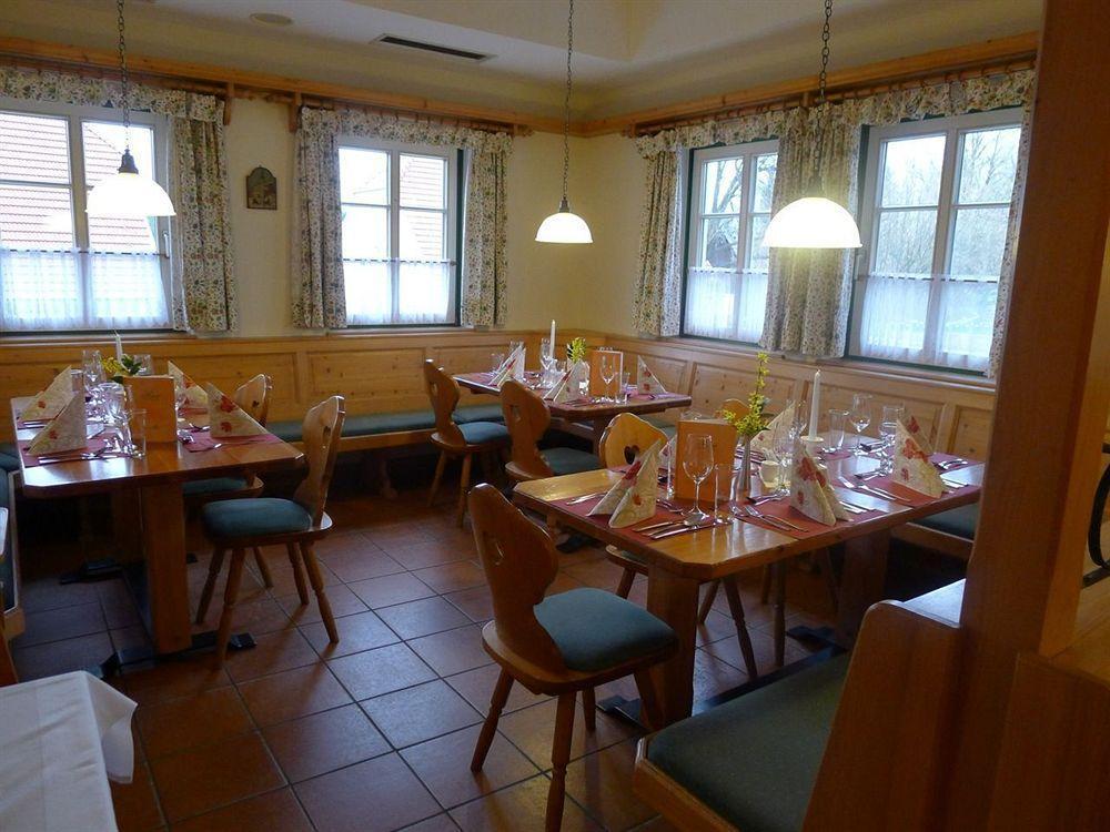 Theater- Und Feriendorf Koenigsleitn Gmbh Лічау Екстер'єр фото